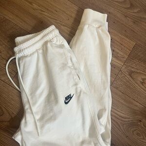 Nike Men's White Jogger Pants